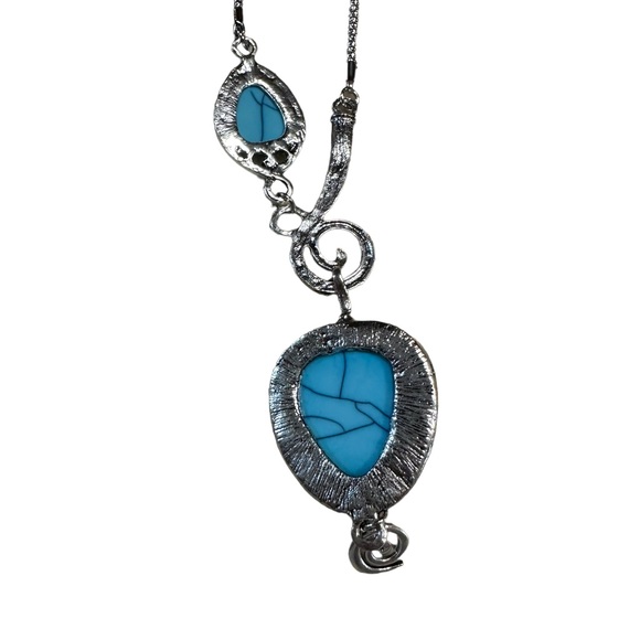 Asymmetrical Design Chunky Turquoise and Silver Necklace - Picture 4 of 6